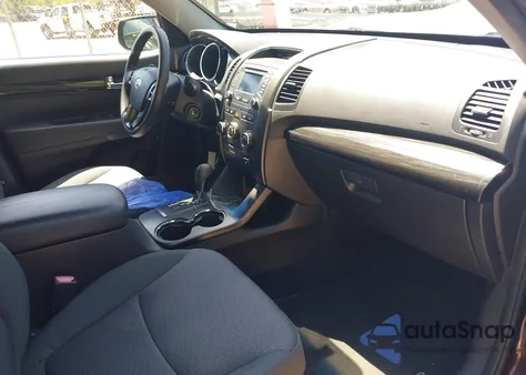 2013 Kia Sorento Lx из США, поврежденный, VIN 5XYKTCA69DG402877